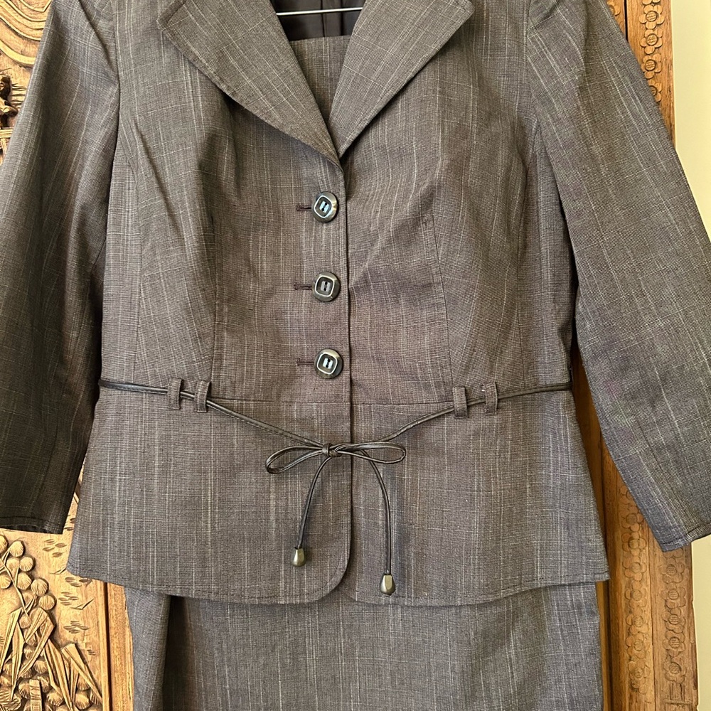 Signature Larry Levine 2pcs suit